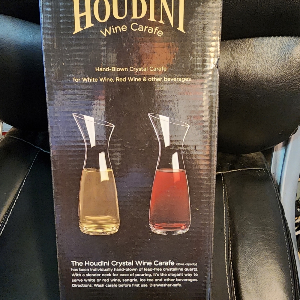 **NIB** Houdini Wine Carafe